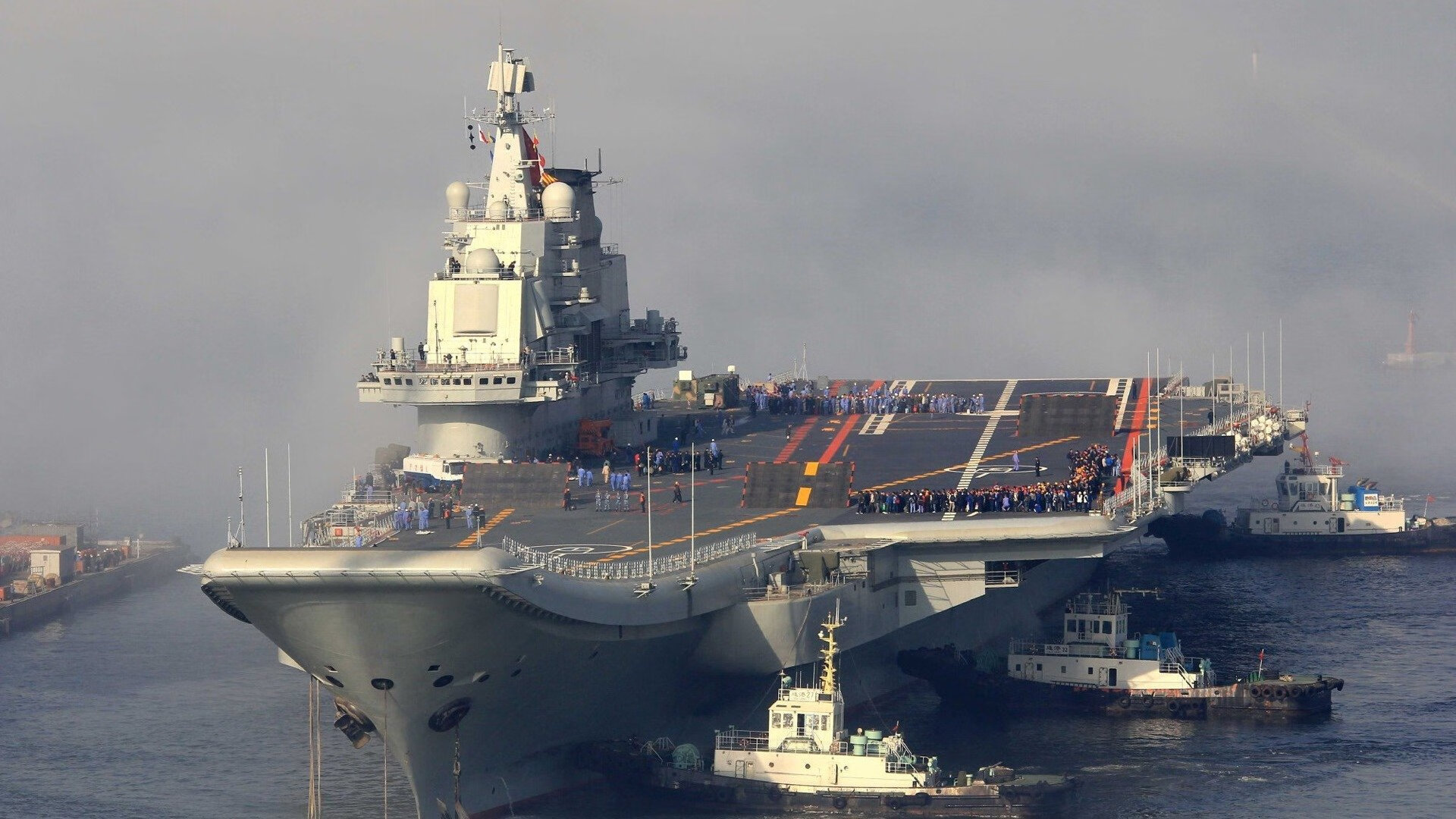 leyu乐鱼-李恩:用出色的防守和精准的传球,他在中场位置上为全黑队提供保障